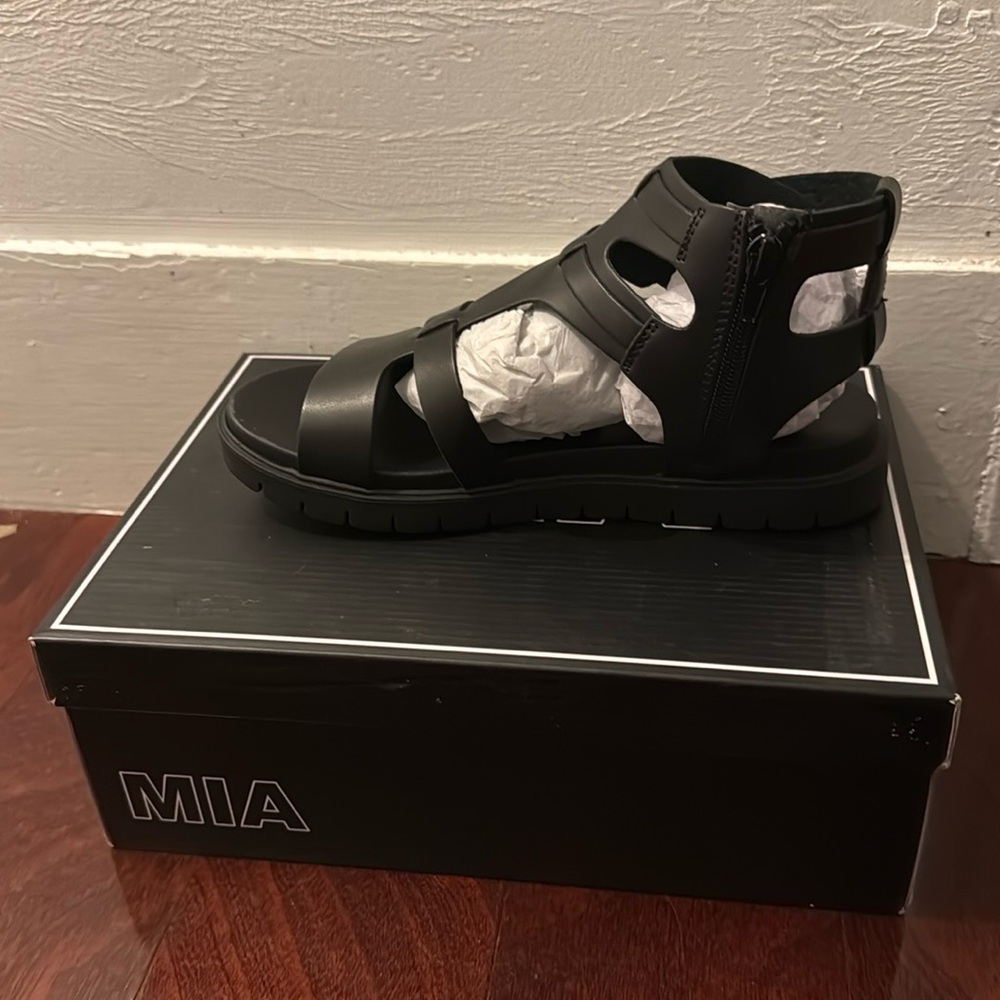 NEW MIA Kayde Black Sandals Strappy